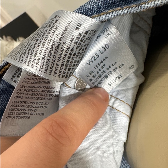 Levi's Women's Classic Straight Leg Blue Jeans - Picture 4 of 4